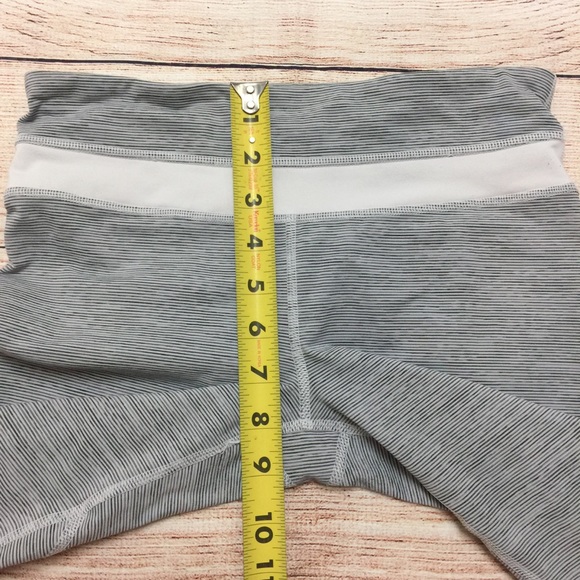 Lululemon Inspire Crop II Wee Are From Space White - Picture 6 of 7